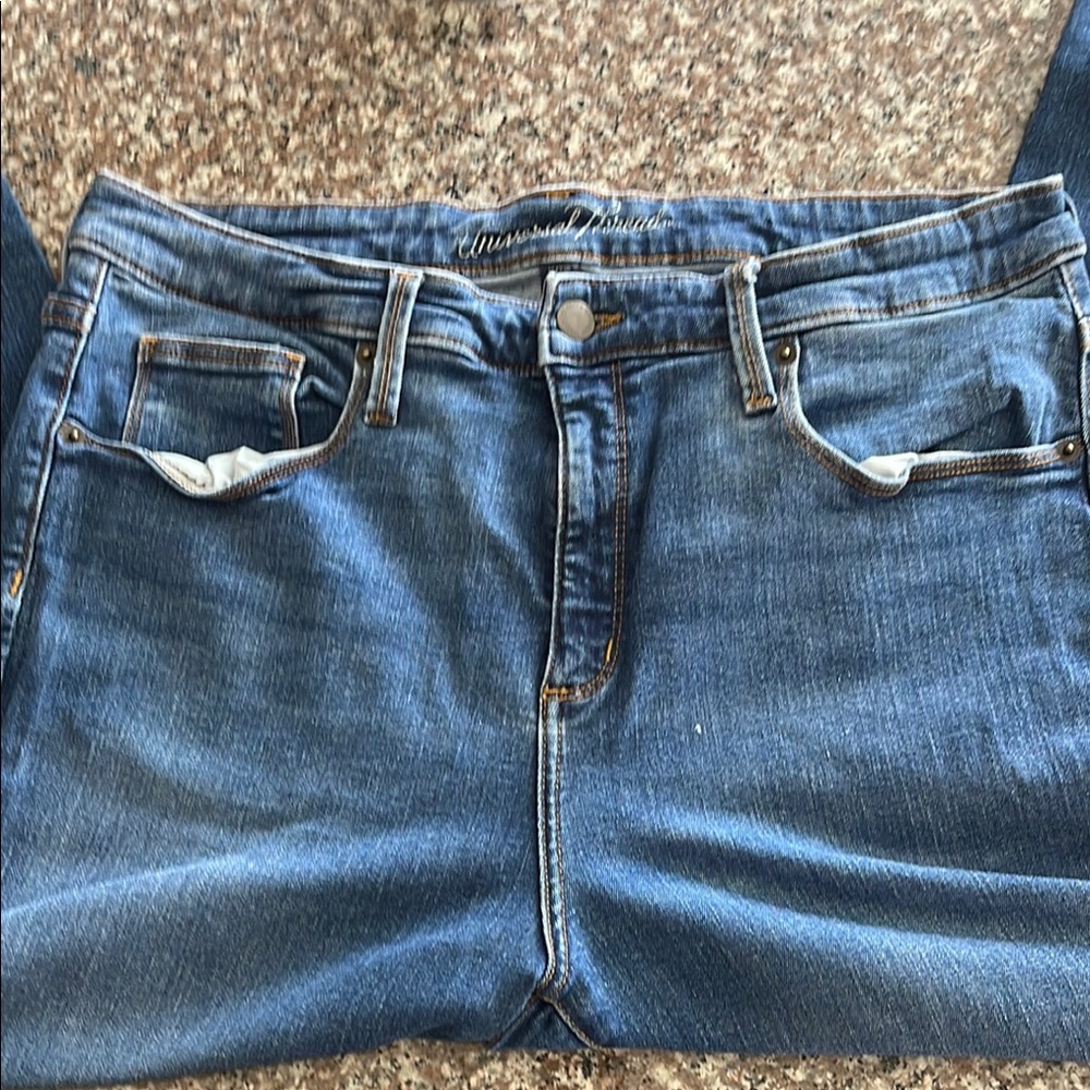 Universal Thread Classic Blue Skinny Jeans